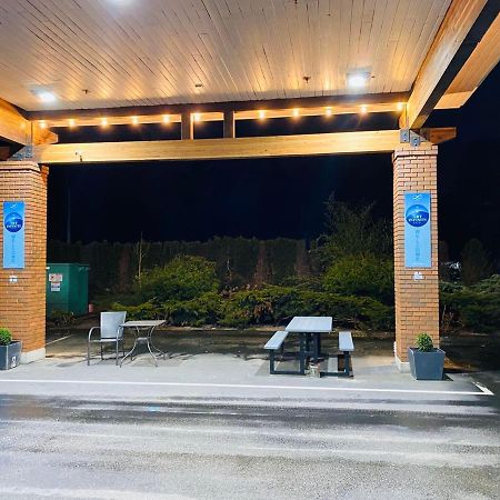 Art Infiniti Hotel Pitt Meadows Exterior photo