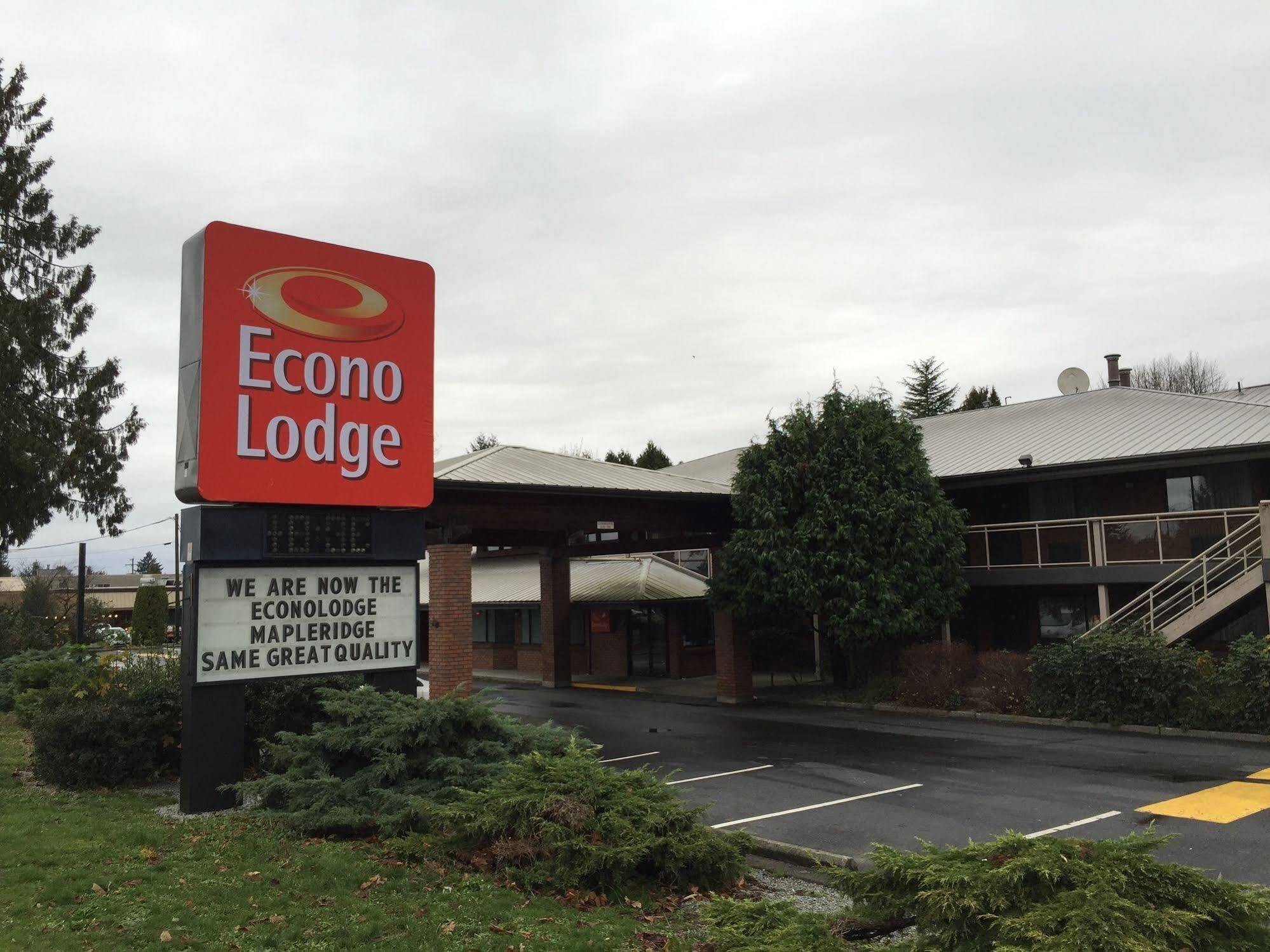 Art Infiniti Hotel Pitt Meadows Exterior photo