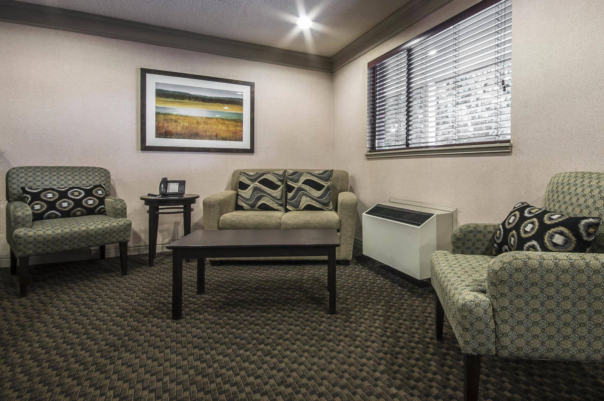 Art Infiniti Hotel Pitt Meadows Exterior photo