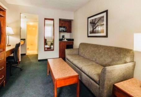 Art Infiniti Hotel Pitt Meadows Exterior photo